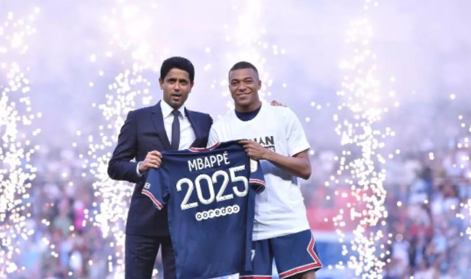 MU tiến gần Pau Torres, Real Madrid vung tiền tậu chân sút mới