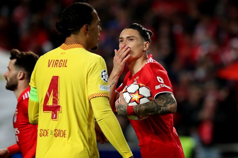 Chelsea trả lương Lukaku giúp Inter; Tchouameni chọn Real Madrid; Erik ten Hag ưu tiên Darwin Nunez