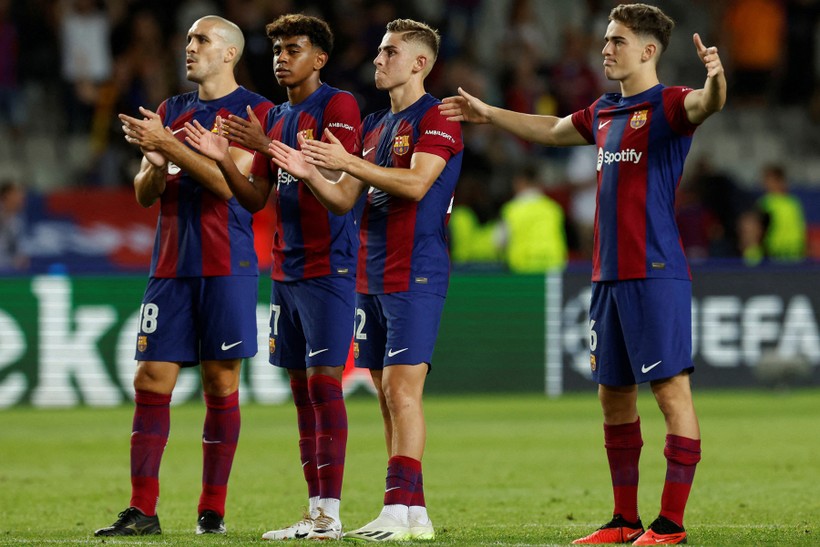 Barca sẵn sàng chia tay loạt ngôi sao