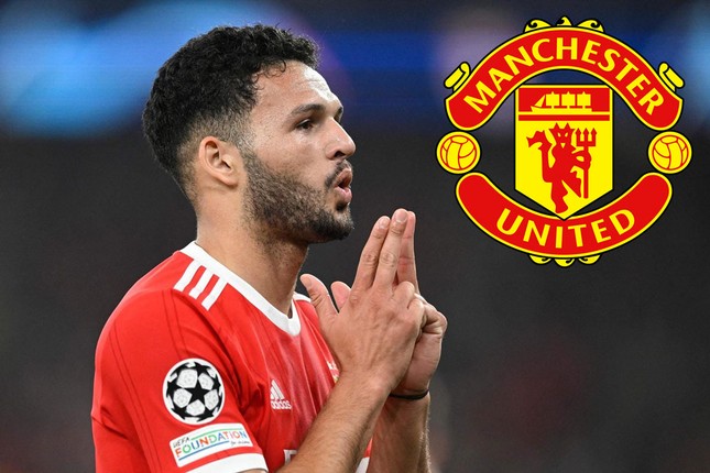 MU đàm phán mua tiền đạo trị giá 100 triệu euro