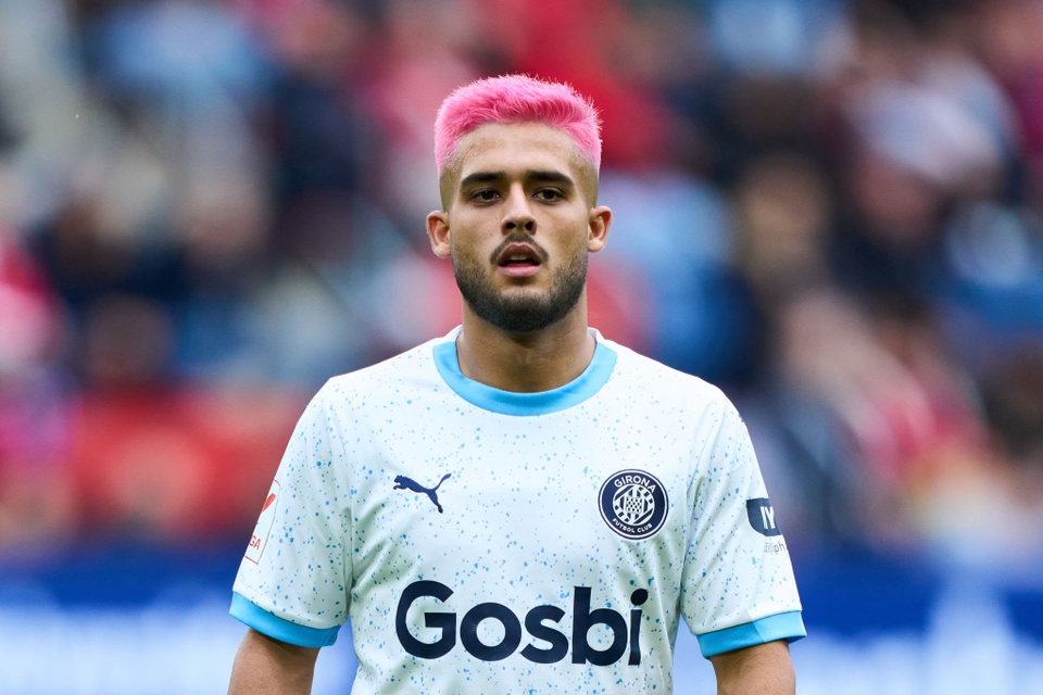 Man City bán tuyển thủ Brazil cho Dortmund