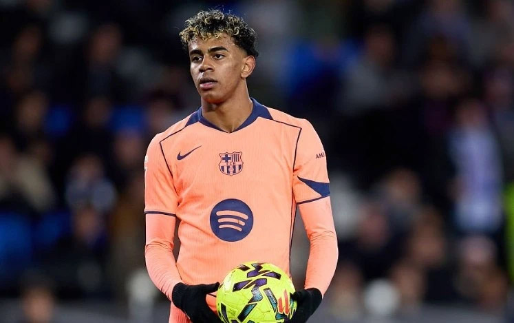 Barca bại trận, chỉ còn hơn Real một điểm