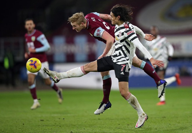 Kết quả Ngoại hạng Anh, Burnley 0-1 M.U: Pogba giúp “Quỷ đỏ” soán ngôi Liverpool